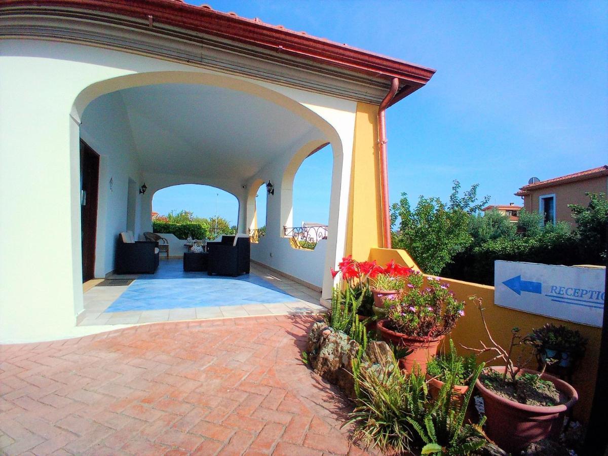 Case Vacanze San Silvestro Будони Экстерьер фото