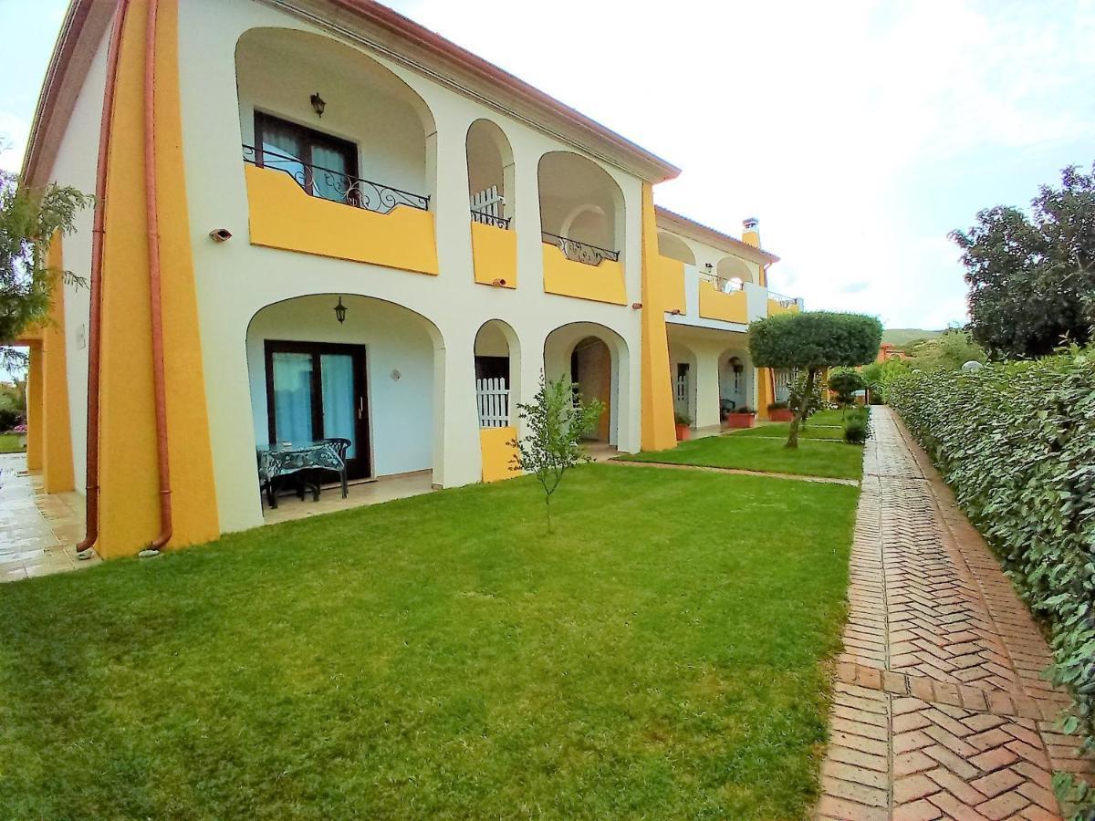 Case Vacanze San Silvestro Будони Экстерьер фото