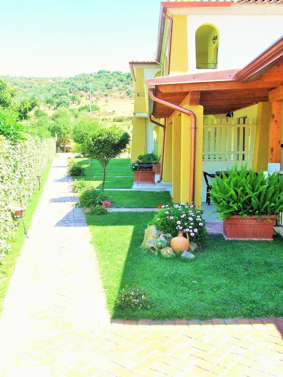 Case Vacanze San Silvestro Будони Экстерьер фото