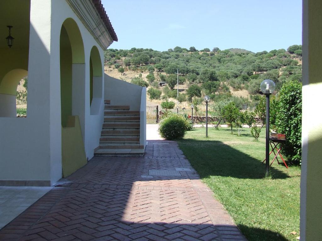 Case Vacanze San Silvestro Будони Экстерьер фото